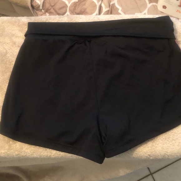 Nike Dri-Fit size S Shorts - Picture 2 of 2